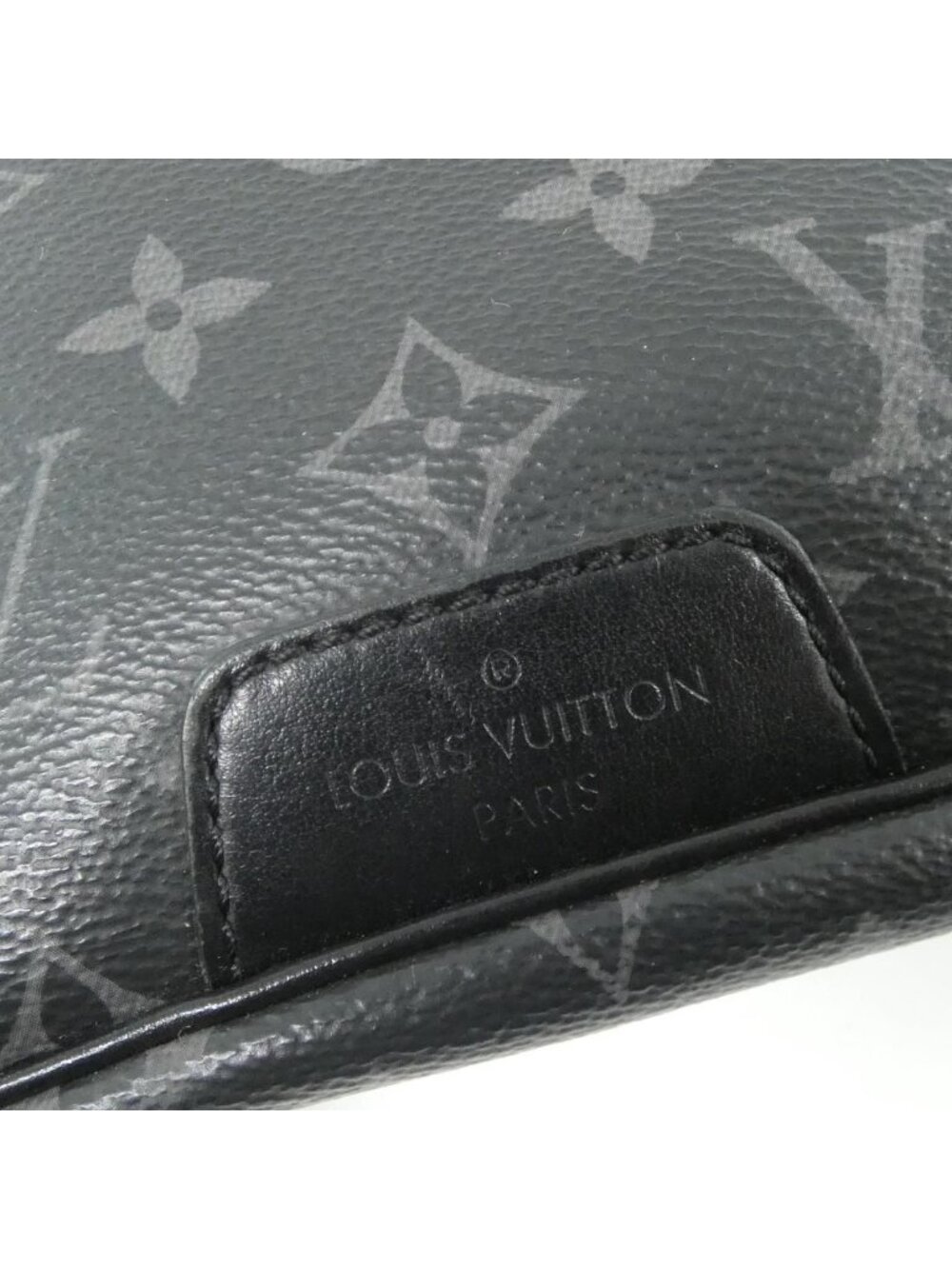 Louis Vuitton Monogram Eclipse Discovery Bum - Picture 4 of 10